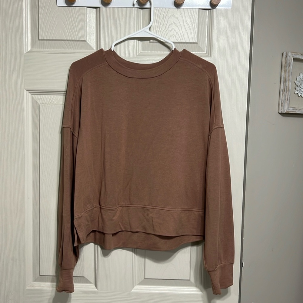 Old Navy active live in French Terry, semi cropped sweatshirt